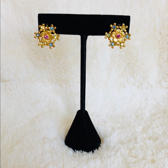 Gold snowflake earrings - Picture 3 of 5